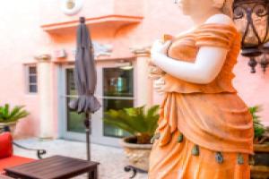 Отель «Secret Garden Miami Beach», Майами Бич