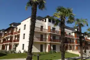 Апарт-отель «Zenitude Hôtel-Résidences l'Acacia Lourdes», Лурд