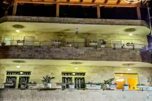 Vila Hk, Круя