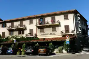 Hotel «Giardino», Арона