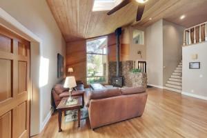 Coconino S Home W/ Hot Tub - Near Snowbowl! 5 Bedroom Home, Флагстафф