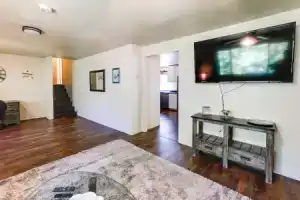 1 Mi to Downtown & River: Family Apt in Fairbanks, Фэрбанкс