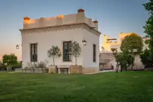 Nohasi Palace, Галатина