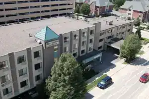 Brentwood Inn & Suites, Рочестер