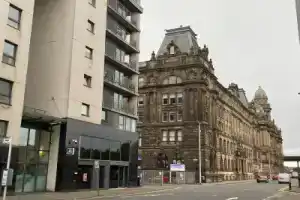 Remarkable 2-bed Apartment in Glasgow, Глазго