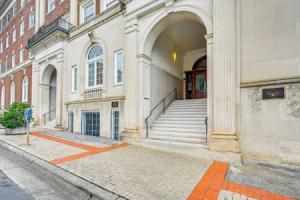 Charming Apartment in Downtown Winston-salem!, Уинстон-Салем