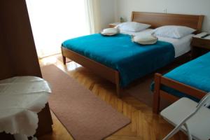 Studio apartment Zdravko - 150 m from sandy beach: SA2 Duce, Riviera Omis, Омис