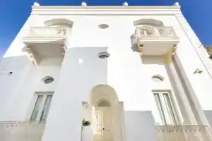 Relais Carlo Alberto, Сальве
