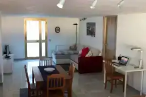 Domus Aurea - Appartamento intero ed indipendente con giardino, Лидо-ди-Остия