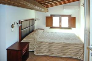 Apartment in Vada With Garden Furniture, Вада