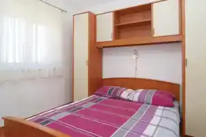 Stunning Home in Vir With Wifi and 2 Bedrooms, Vir