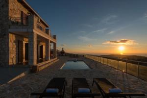 Villa Traditional II, Янина