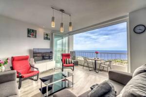 Spacious Central Apt w Private Parking Ocean View, Икод-де-лос-Винос