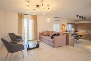 Villa Cool with Private Pool, Ираклион
