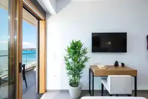 Отель «North Coast Seaside Suites», Ретимно