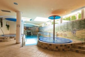 Hotel «Cristina», Пинцоло