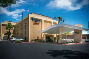 Отель «Fairfield Inn Las Vegas Convention Center», Лас-Вегас