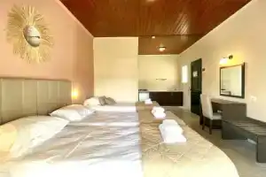 Отель «Oasis Beach Club», Лозенец