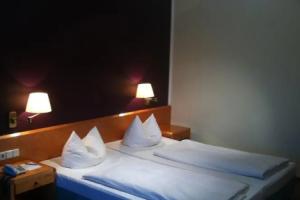 Hotel Restaurant Eschbachtalsperre, Вермельскирхен