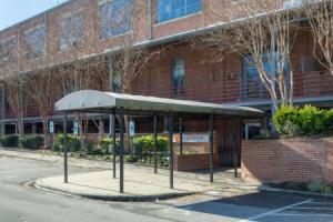 Trifecta Historic Brick 2BR Getaway Superhost, Дарем