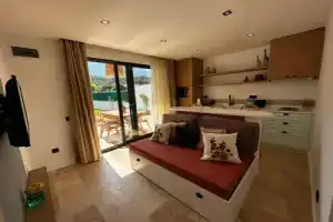 Mysa Kemer, Кемер
