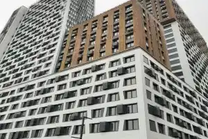 На квартире на улице Зорге, Москва