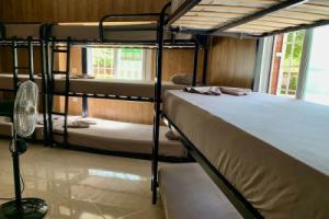 La Perla de Lujo - Hostel, Мадрид