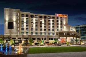 Отель «Hilton Garden Inn Charlotte Waverly», Шарлотт