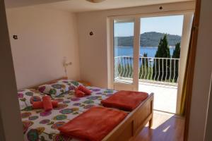 Charming studio apartment with beautiful sea view, Дубровник