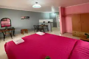 Elena Pool Apartments, Агиос Георгиос