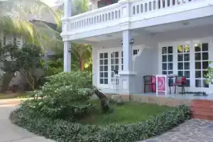 Little Paris Resort, Муине