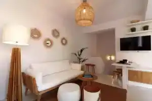 The Nine Graces - Agia Anna Beach Apartements, Айя-Анна