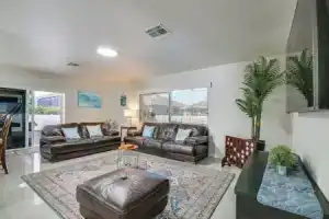 < 2 Mi to Marco Island Beach Access: Modern Oasis, Марко