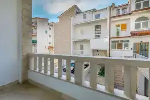Apartments Tonko, Омис