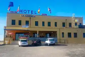 Hotel «la candela», Имола