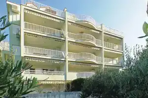 Awesome Home in Brela With Wifi and 2 Bedrooms, Брела