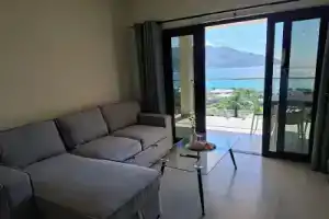 Tropical Secrets Holiday Apartments, Гласи