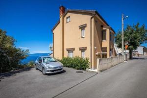 Awesome Apartment in Kostrena With Wifi and 1 Bedrooms, Риека