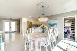 Centrally Located Cocoa Beach Haven: Walk to Shore, Коко-Бич