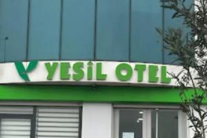 Yesil Otel, Эсеньюрт