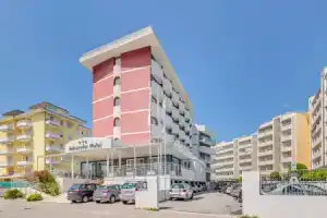Hotel «Ambassador», Каорле