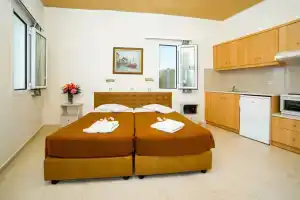 Theodosis Apartments, Малия