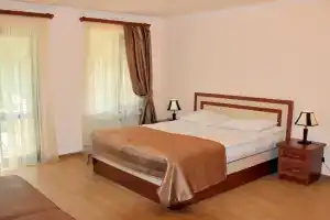 Ariana Family Hotel, Дилижан
