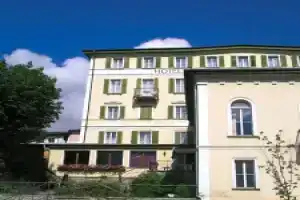 Hotel «Quellenhof», Скуоль
