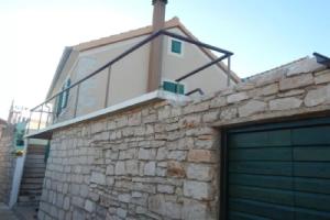Apartment Kova - 10 m from sea: A1 Murter, Island Murter, Betina