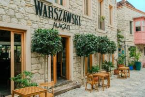 Warszawski Alaçatı, Алачати
