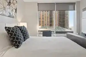 Global Luxury Suites Center City, Филадельфия