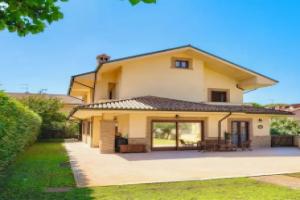 Villa Antonella Wellness & Jacuzzi, Рим