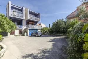 Apartments Fran iška, Бродарица