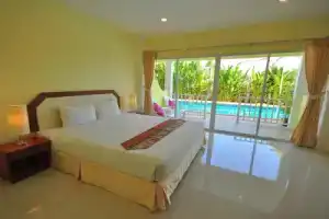 OYO 75361 Phuket Airport Sonwa Resort, Най Янг